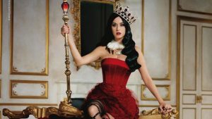 Katy-Perry-Killer-Queen-2