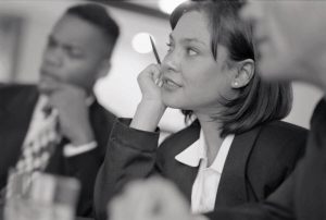 donna al lavoro